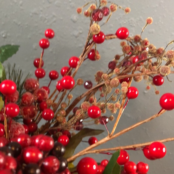 Holiday faux florals picks pinecone, berries, greenery lot of 10 various length - Picture 4 of 14